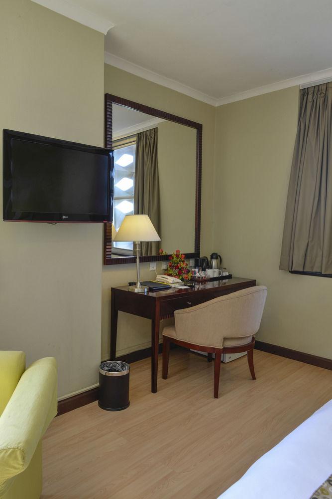 Protea Hotel Lusaka Cairo Road Экстерьер фото