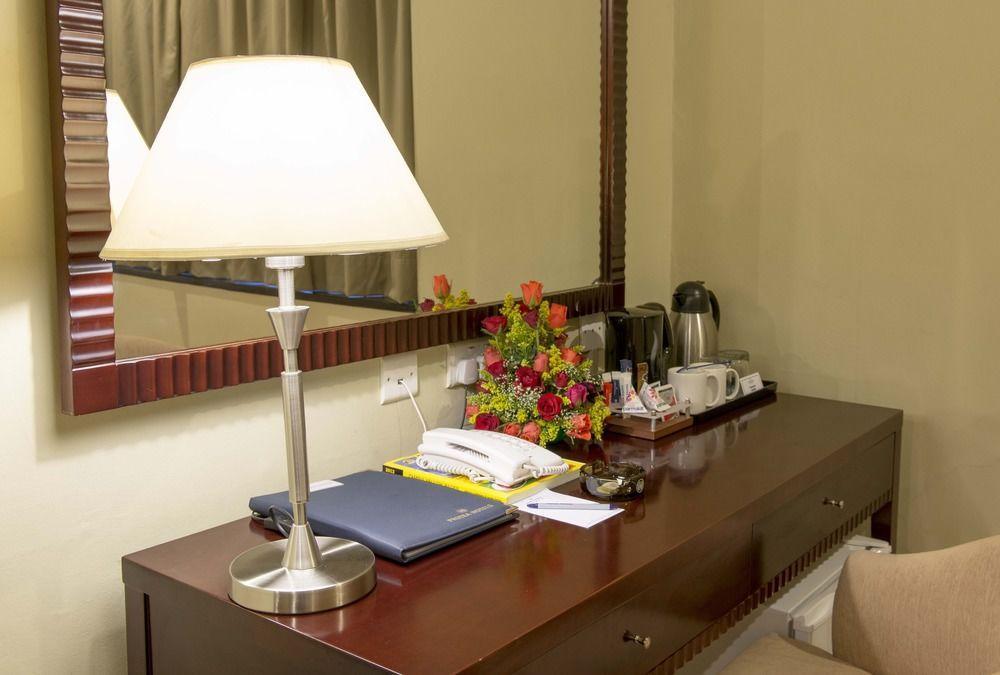 Protea Hotel Lusaka Cairo Road Экстерьер фото
