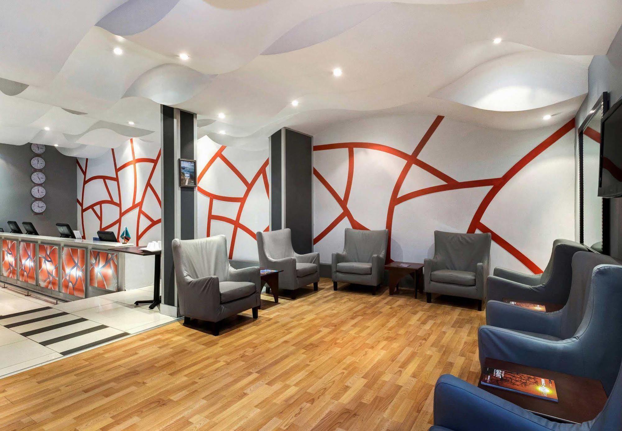 Protea Hotel Lusaka Cairo Road Экстерьер фото