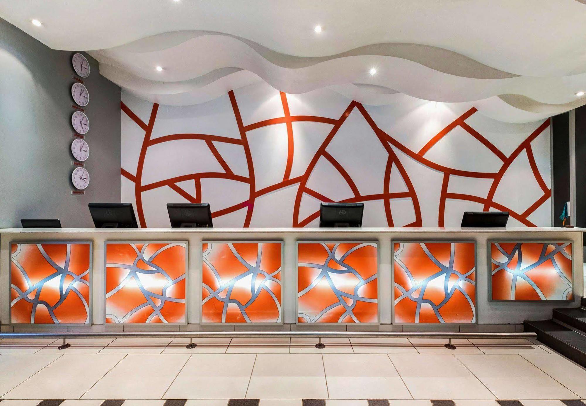 Protea Hotel Lusaka Cairo Road Экстерьер фото