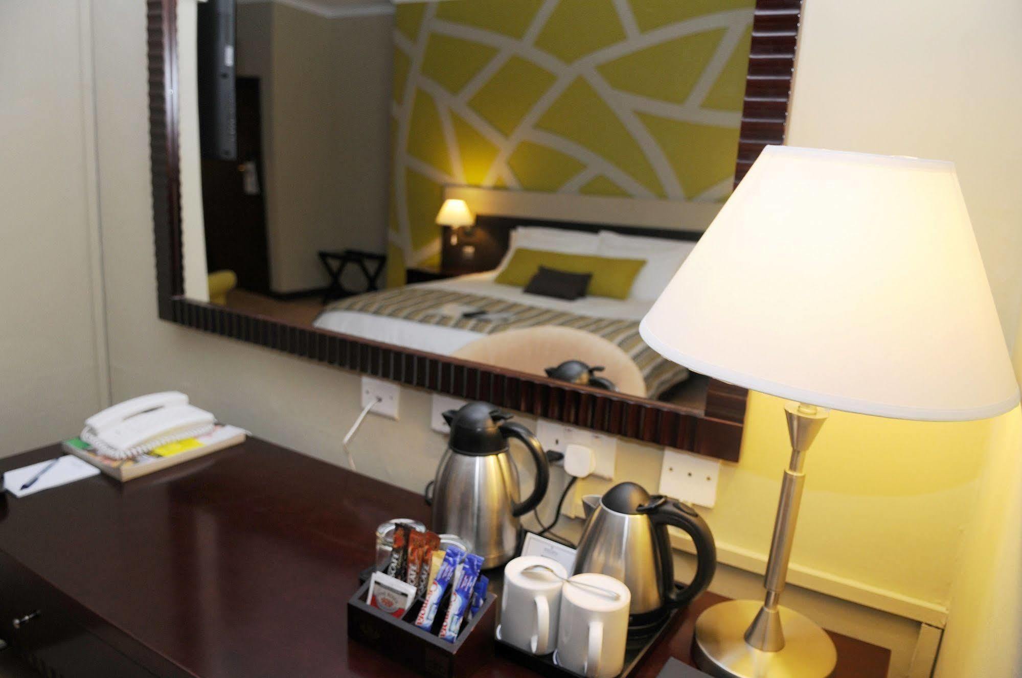 Protea Hotel Lusaka Cairo Road Экстерьер фото